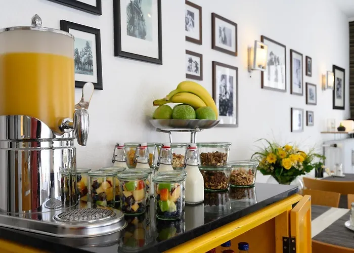 赫尔曼酒店 3* 凯撒斯劳滕